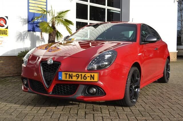Rood Gebruikt 2016 Alfa Romeo Giulietta Super Hatchback | € 11.950 (Duur) - Afbeelding 1/4