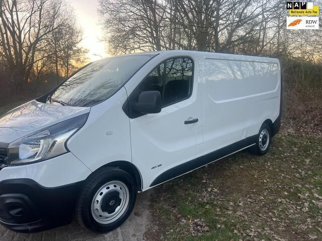 Wit Gebruikt 2015 Renault Trafic Van | € 4.999 (Eerlijke prijs) - Afbeelding 1/4