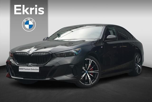 Zwart Gebruikt 2024 BMW 530e M Sport Sedan | € 66.950 - Afbeelding 1/4