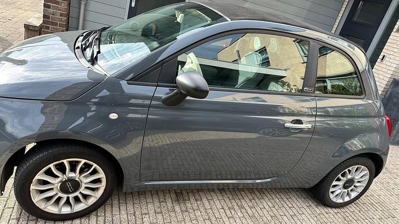 Grijs (parellak) Gebruikt 2018 Fiat 500C Lounge Cabriolet | € 9.250 (Super prijs) - Afbeelding 1/4