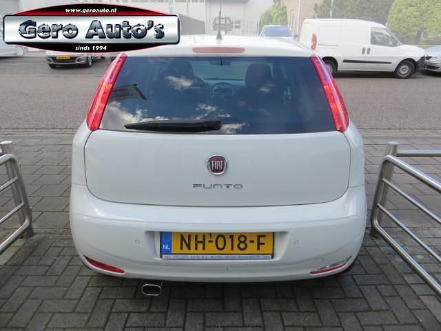 Occasion Fiat Punto Lounge 101 PK (74 kW) 2017 Wit Hatchback