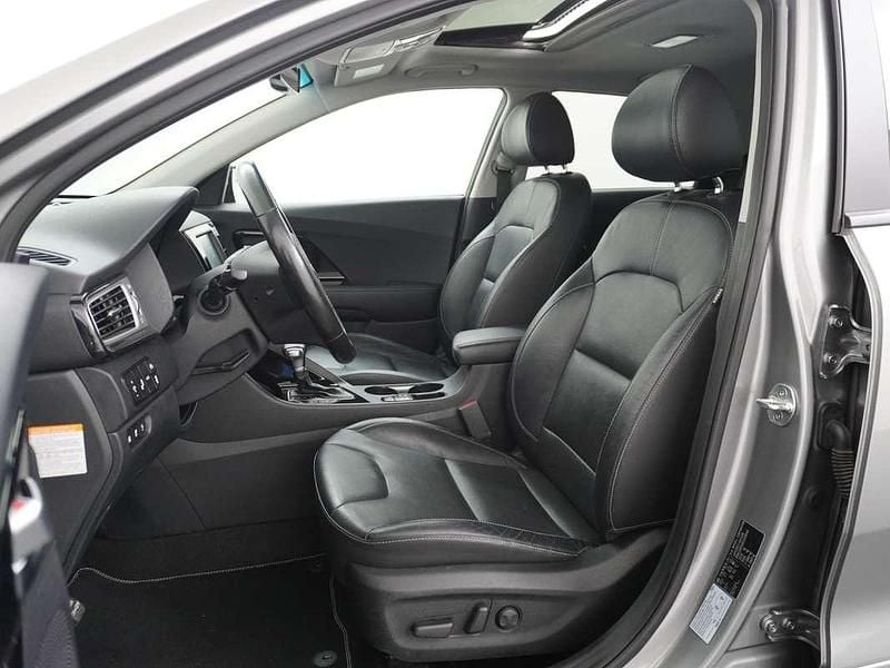 Grijs Gebruikt 2019 Kia Niro SUV | € 17.895 (Super prijs) - Afbeelding 1/4
