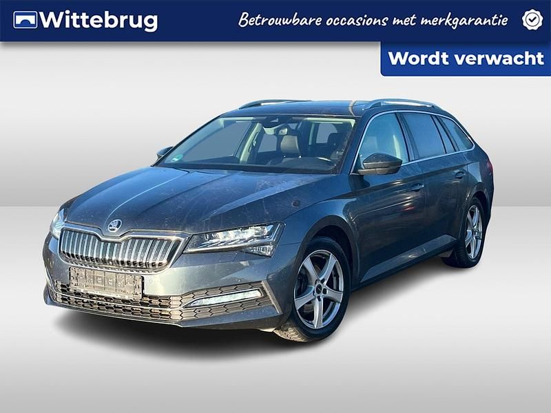 Grijs Occasion 2021 Skoda Superb Style Stationwagen | € 27.450 (Eerlijke prijs) - Afbeelding 1/2