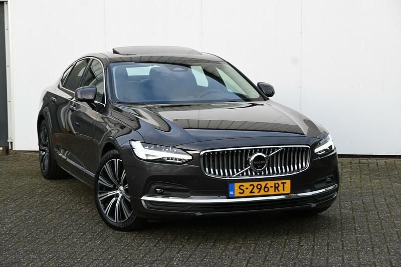 Grijs Gebruikt 2023 Volvo S90 Ultimate Sedan | € 55.950 - Afbeelding 1/4