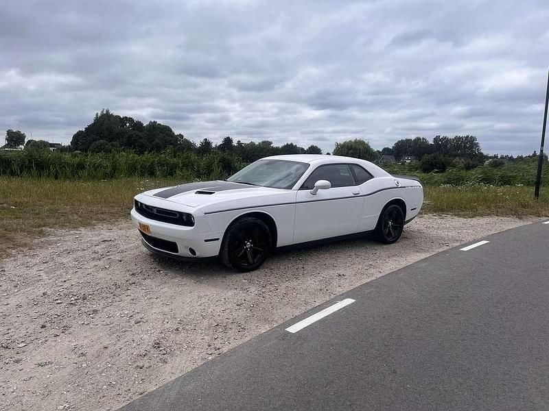 Occasion 2016 Dodge Challenger SXT Coupé | € 32.850 - Afbeelding 1/4