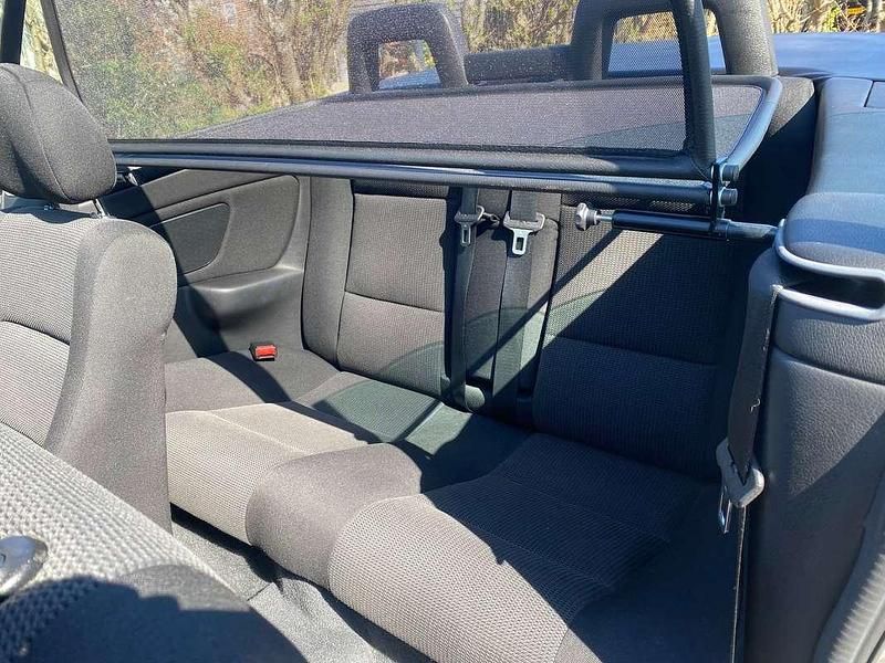 Zilver Gebruikt 2001 Opel Astra Cabriolet Cabriolet | € 5.900 - Afbeelding 1/4