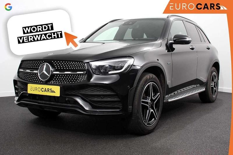 Zwart Occasion 2021 Mercedes GLC300e AMG line SUV | € 43.890 (Iets duurder) - Afbeelding 1/4