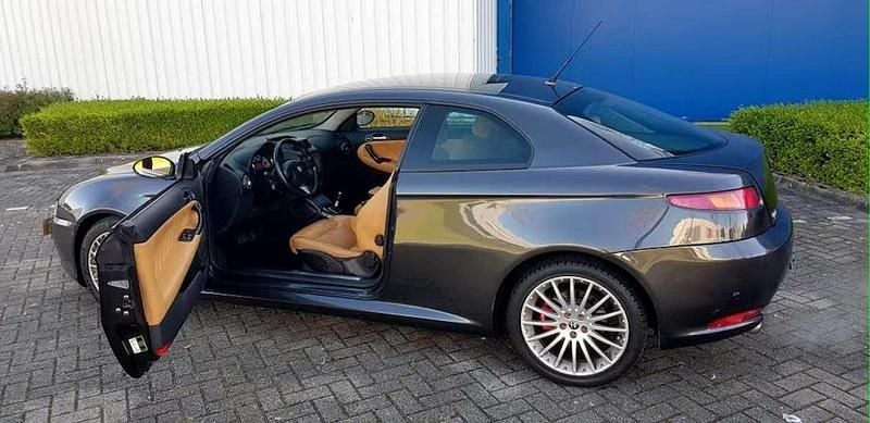 Zwart Gebruikt 2006 Alfa Romeo GT Coupé | € 2.499 (Eerlijke prijs) - Afbeelding 1/4