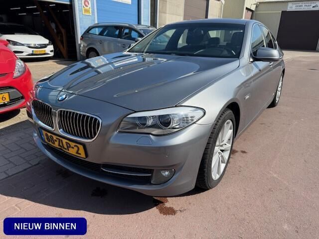 Grijs Gebruikt 2013 BMW 520 Executive Sedan | € 9.950 (Iets duurder) - Afbeelding 1/4