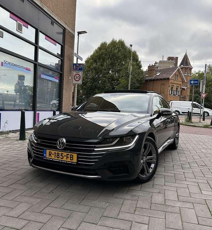 Grijs Gebruikt 2019 VW Arteon Business Hatchback | € 25.949 (Eerlijke prijs) - Afbeelding 1/4