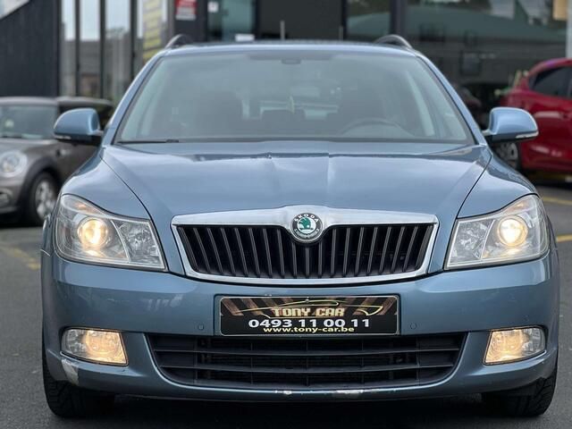 Blauw Gebruikt 2010 Skoda Octavia Stationwagen | € 3.990 (Eerlijke prijs) - Afbeelding 1/4