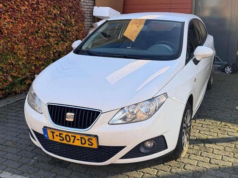 Wit Gebruikt 2011 Seat Ibiza Reference Hatchback | € 2.750 (Super prijs) - Afbeelding 1/4