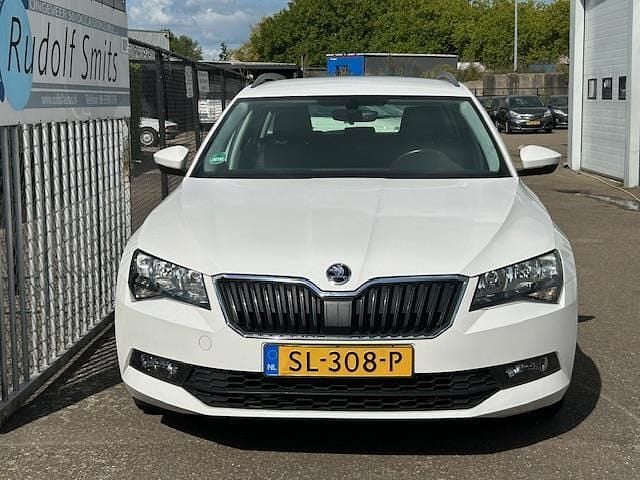 Occasion Skoda Superb Ambition 150 PK (110 kW) 2018 Wit Stationwagen