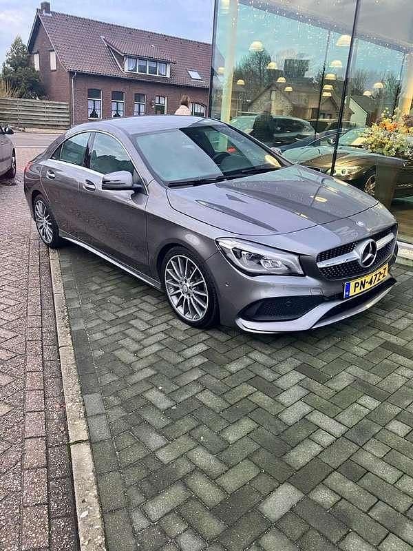 Grijs Occasion 2017 Mercedes CLA180 Ambition Sedan | € 16.900 (Eerlijke prijs) - Afbeelding 1/2