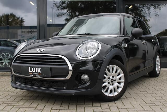 Zwart (metallic) Gebruikt 2016 Mini ONE Hatchback | € 8.800 (Goede deal) - Afbeelding 1/4
