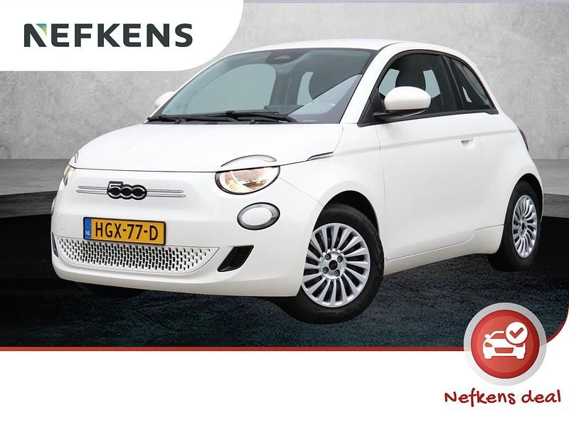 Wit Occasion 2025 Fiat 500e Red Hatchback | € 21.925 (Eerlijke prijs) - Afbeelding 1/4