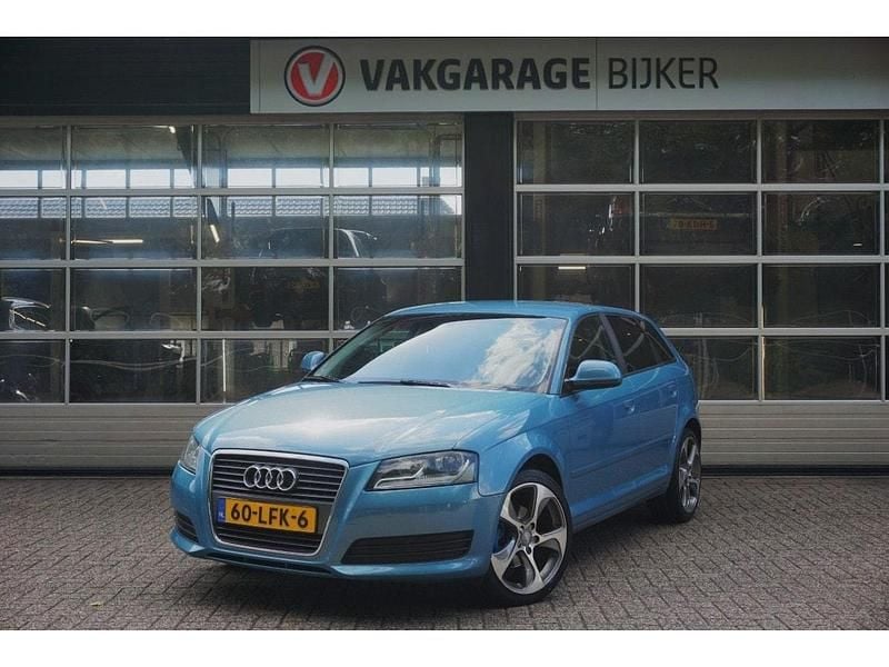 Blauw Gebruikt 2010 Audi A3 Attraction Hatchback | € 5.495 (Eerlijke prijs) - Afbeelding 1/4