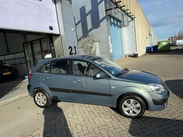 Occasion Kia Rio 97 PK (71 kW) 2008 Grijs (metallic) Hatchback