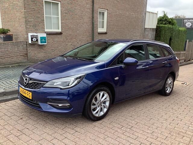 Blauw Gebruikt 2020 Opel Astra Edition Stationwagen | € 11.950 (Eerlijke prijs) - Afbeelding 1/4