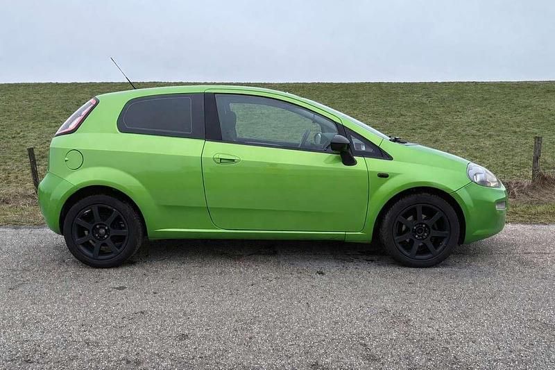 Occasion Fiat Punto Easy 86 PK (63 kW) 2012 Groen Hatchback