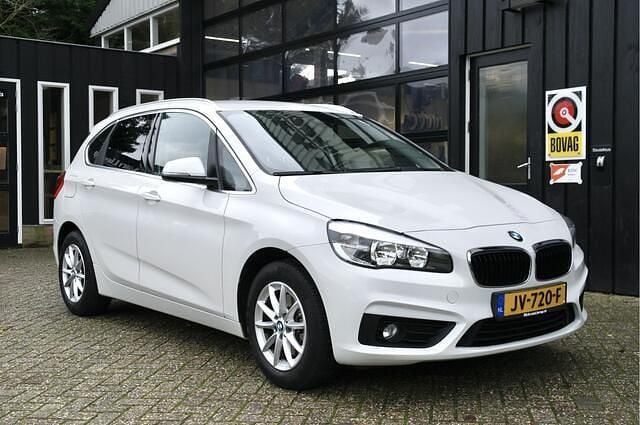 Wit Gebruikt 2016 BMW 218 Stationwagen | € 12.999 (Eerlijke prijs) - Afbeelding 1/4