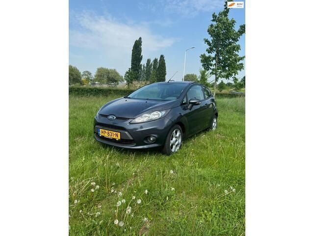 Grijs Gebruikt 2011 Ford Fiesta Ghia Hatchback | € 1.950 (Super prijs) - Afbeelding 1/4