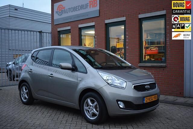 Grijs Occasion 2013 Kia Venga Hatchback | € 7.399 (Eerlijke prijs) - Afbeelding 1/4
