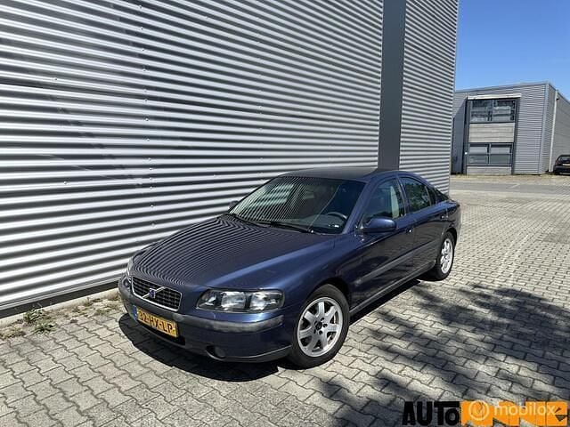 Blauw Gebruikt 2002 Volvo S60 Sedan | € 2.295 (Eerlijke prijs) - Afbeelding 1/4