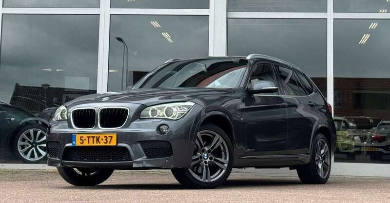 Grijs Gebruikt 2014 BMW X1 Executive SUV | € 14.994 (Eerlijke prijs) - Afbeelding 1/3