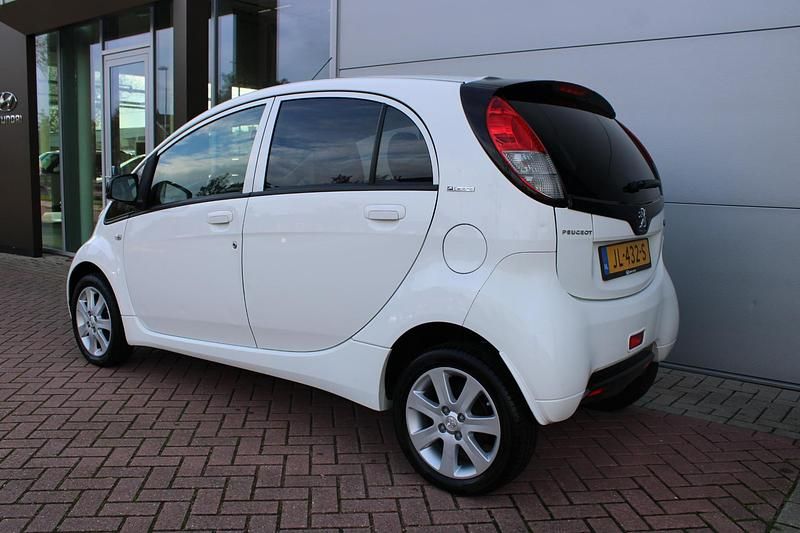 Occasion Peugeot iON Active 47 kW (64 PK) 2016 Wit Hatchback