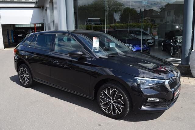 Zwart Gebruikt 2022 Skoda Scala Style Hatchback | € 15.590 (Goede deal) - Afbeelding 1/4