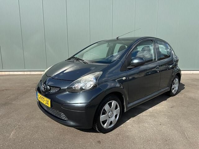 Grijs Gebruikt 2007 Toyota Aygo Hatchback | € 995 (Super prijs) - Afbeelding 1/4
