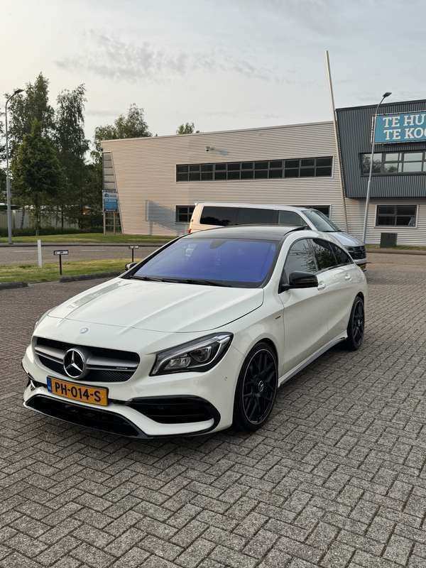 Wit Gebruikt 2017 Mercedes CLA180 AMG Sedan | € 22.000 (Eerlijke prijs) - Afbeelding 1/4