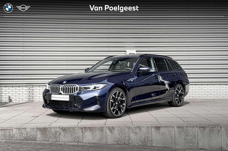 Bmw individual tansanit metallic (blauw metallic) Gebruikt 2025 BMW 330e Basis Stationwagen | € 57.900 (Eerlijke prijs) - Afbeelding 1/4