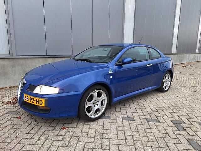 Blauw Gebruikt 2005 Alfa Romeo GT Distinctive Coupé | € 2.950 - Afbeelding 1/4