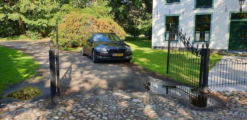 Grijs, metallic lak Gebruikt 2011 BMW 520 Stationwagen | € 5.999 (Super prijs) - Afbeelding 1/4