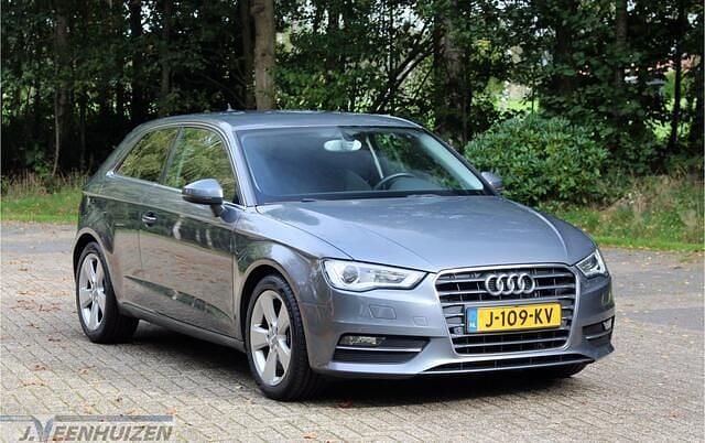 Grijs Gebruikt 2013 Audi A3 Sportback Ambition Hatchback | € 6.499 (Goede deal) - Afbeelding 1/4