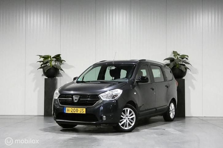 Grijs Gebruikt 2020 Dacia Lodgy MPV | € 9.750 (Goede deal) - Afbeelding 1/4