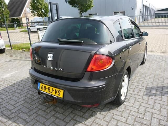 Occasion Seat Toledo Stylance 102 PK (75 kW) 2005 Zwart Stationwagen