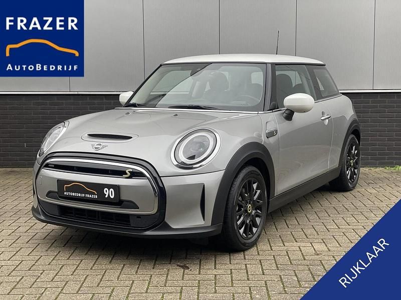 Zilver Occasion 2022 Mini Cooper Business Hatchback | € 18.935 (Goede deal) - Afbeelding 1/4