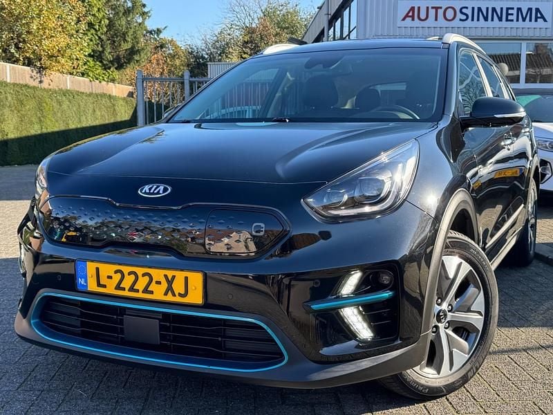 Zwart Gebruikt 2021 Kia e-Niro SUV | € 22.890 (Super prijs) - Afbeelding 1/4