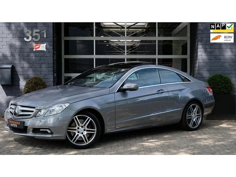 Grijs Gebruikt 2009 Mercedes E500 Avantgarde Coupé | € 19.950 - Afbeelding 1/4