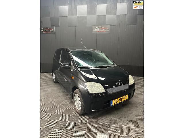Zwart Gebruikt 2004 Daihatsu Cuore Hatchback | € 1.750 (Eerlijke prijs) - Afbeelding 1/4