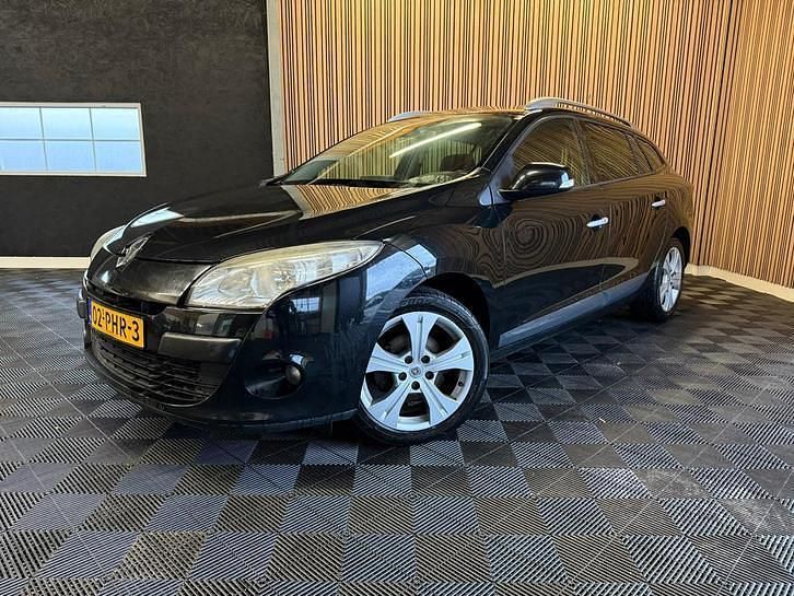 Gebruikt 2011 Renault Mégane III Dynamique Stationwagen | € 2.750 (Eerlijke prijs) - Afbeelding 1/4