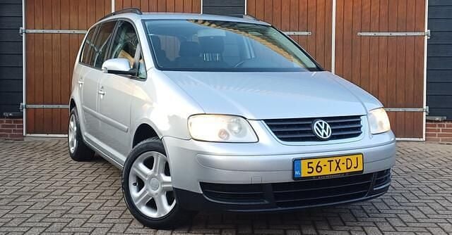 Grijs Occasion 2004 VW Touran Trendline MPV | € 2.450 (Eerlijke prijs) - Afbeelding 1/4