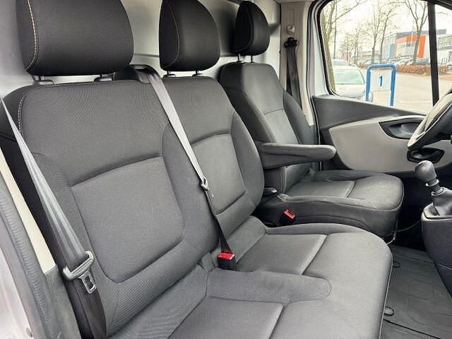 Occasion Renault Trafic Komfort 97 PK (71 kW) 2019 Grijs (metallic) MPV