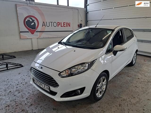 Occasion Ford Fiesta Titanium 101 PK (74 kW) 2013 Wit Hatchback