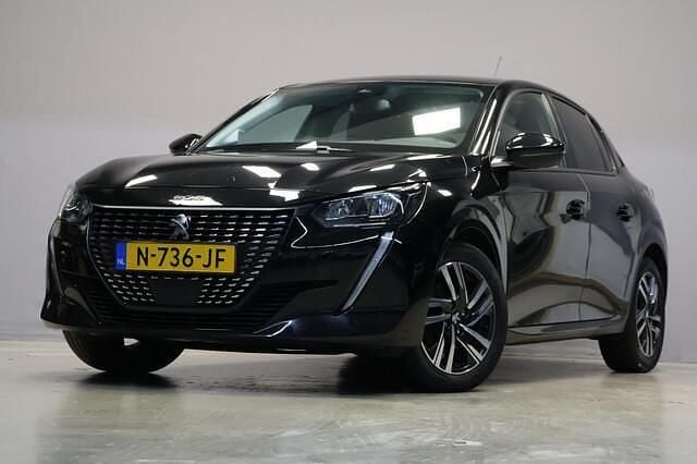 Zwart Gebruikt 2021 Peugeot 208 Allure Hatchback | € 12.445 (Super prijs) - Afbeelding 1/4