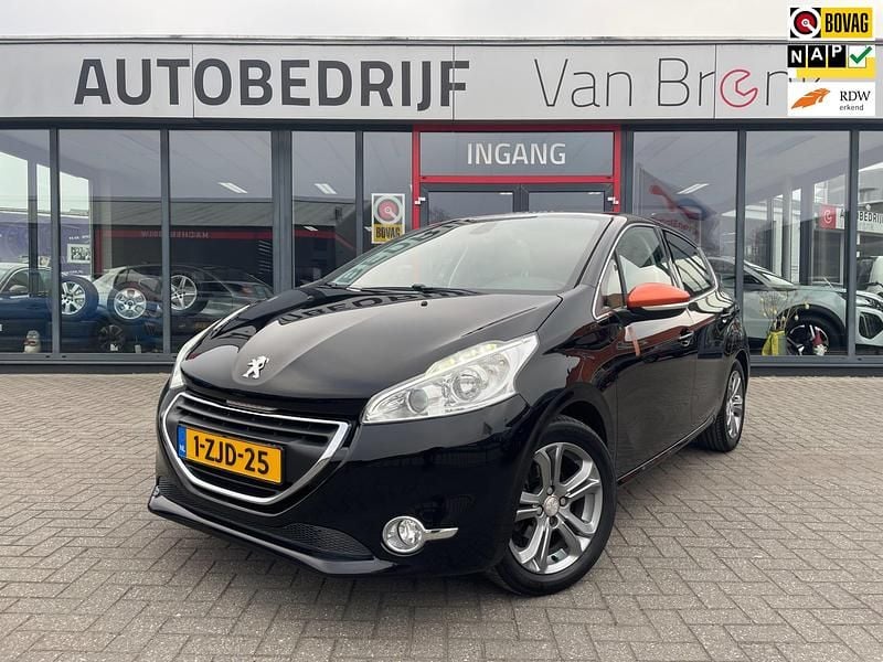 Zwart Gebruikt 2015 Peugeot 208 Roland Garros Hatchback | € 9.499 (Iets duurder) - Afbeelding 1/4