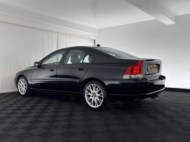 Occasion Volvo S60 Momentum 165 PK (121 kW) 2005 Zwart Sedan